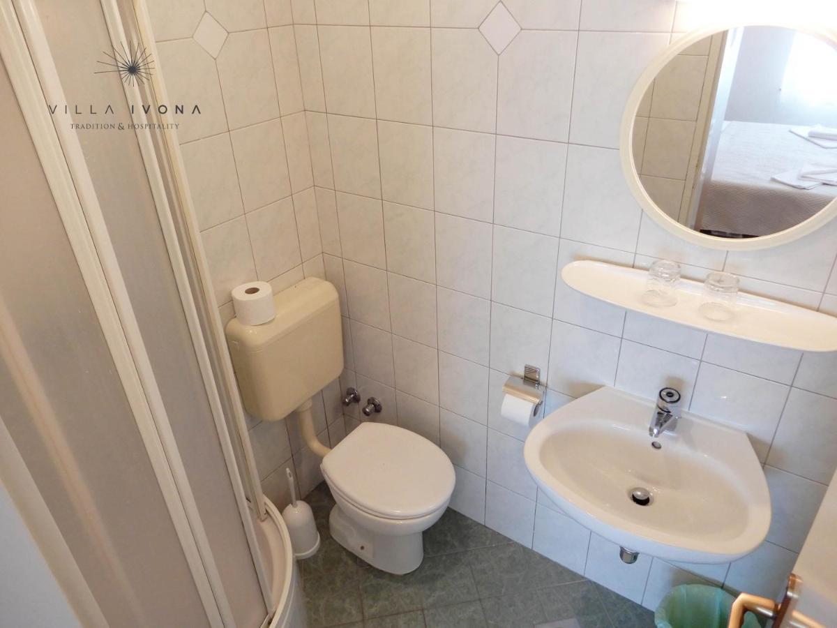 Bed And Breakfast Ivona Baska Voda Bagian luar foto