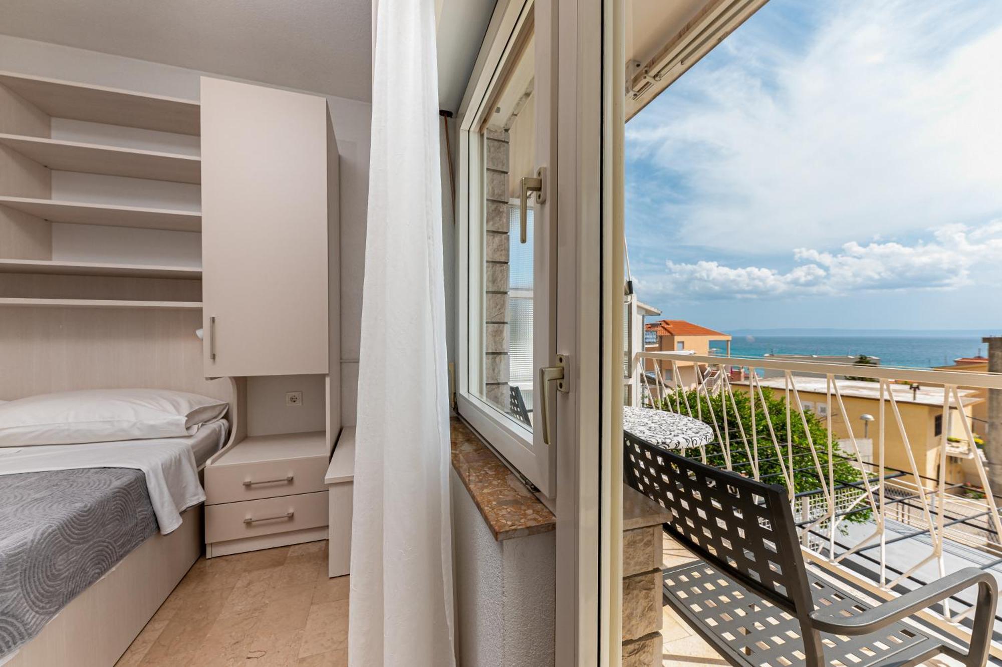 Bed And Breakfast Ivona Baska Voda Ruang foto