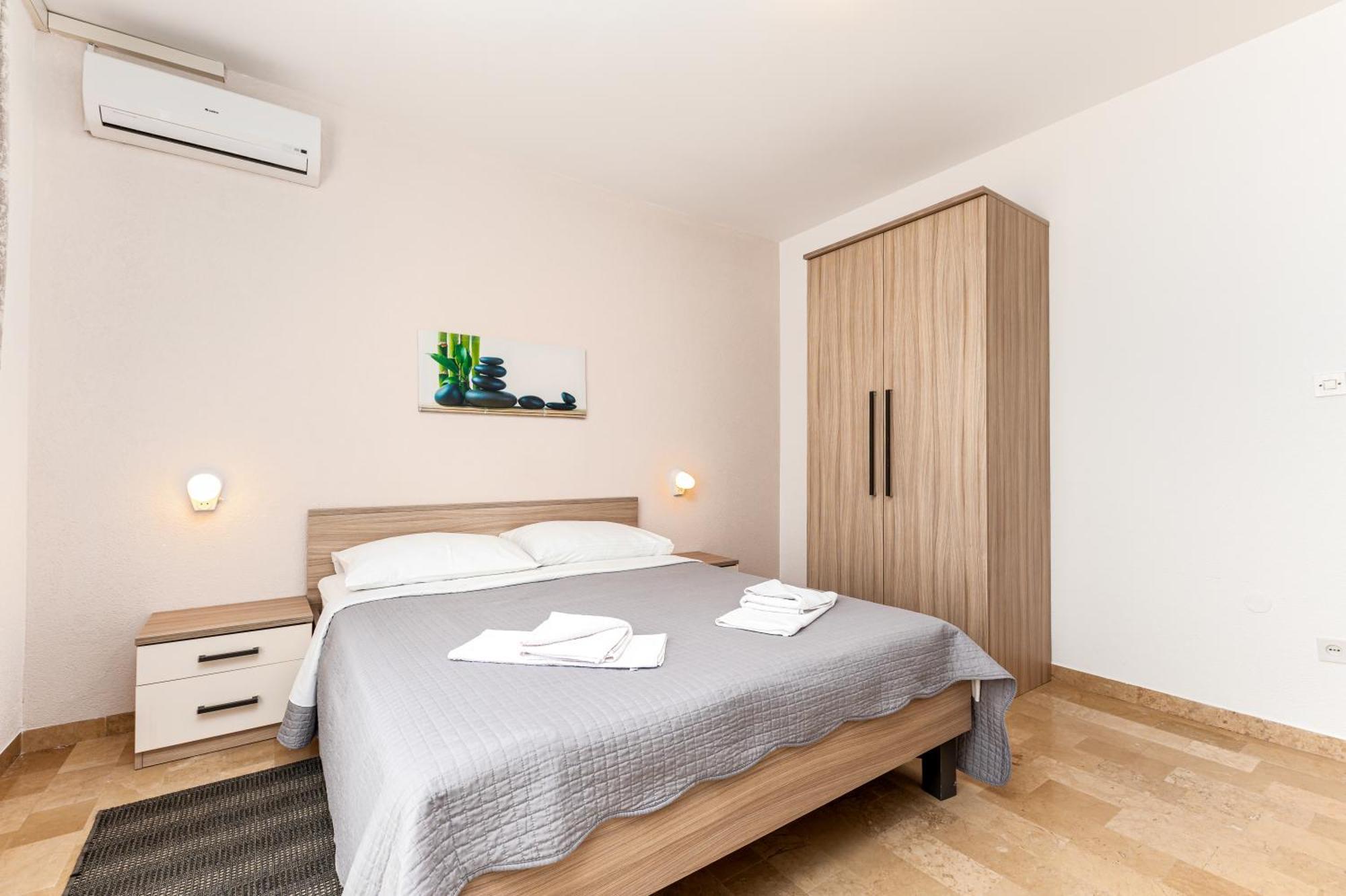 Bed And Breakfast Ivona Baska Voda Ruang foto